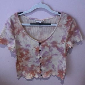 Super cute tye dye T-shirt